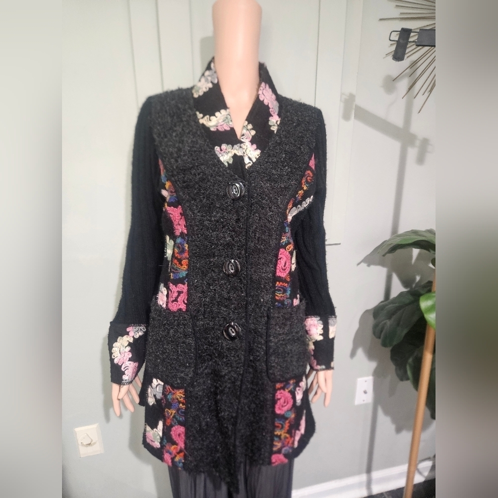 COCO + CARMEN Black Wood Blend Floral Embroidered Sweater Coat Cardigan.Size M - Picture 6 of 16